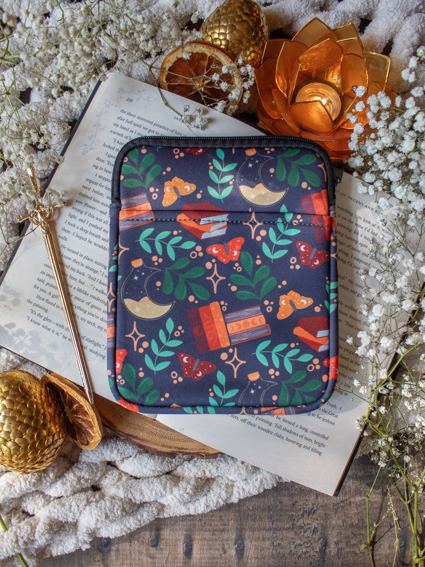 Burgundy Books Neoprene E-Reader/ Tablet Sleeve